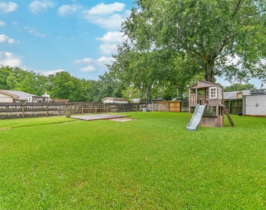 207 Woodvale Drive - Photo Thumbnail 32