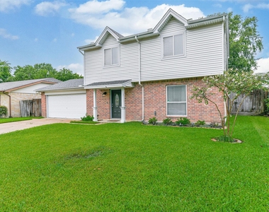 207 Woodvale Drive - Photo Thumbnail 2