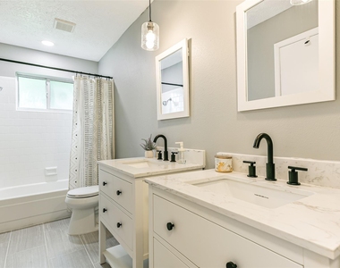 207 Woodvale Drive - Photo Thumbnail 25