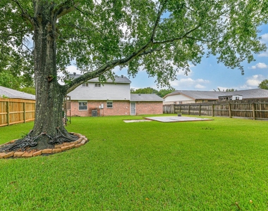 207 Woodvale Drive - Photo Thumbnail 31