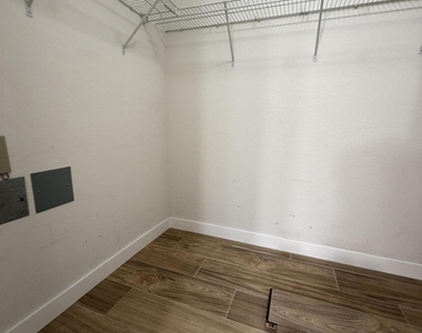 105 Turpial Way - Photo Thumbnail 13