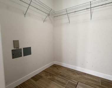 105 Turpial Way - Photo Thumbnail 15