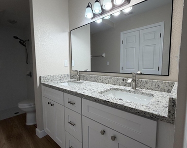 105 Turpial Way - Photo Thumbnail 12