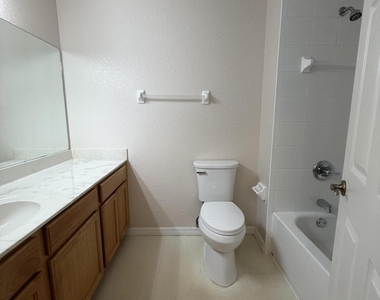 105 Turpial Way - Photo Thumbnail 17