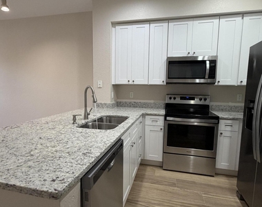 105 Turpial Way - Photo Thumbnail 5