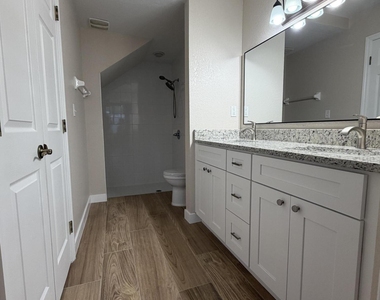 105 Turpial Way - Photo Thumbnail 9