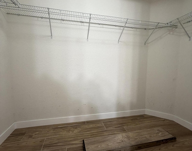 105 Turpial Way - Photo Thumbnail 14