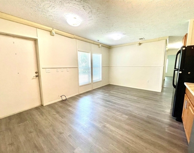 71 Woodrow St 71 - Photo Thumbnail 5