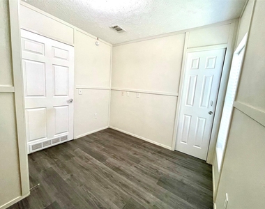71 Woodrow St 71 - Photo Thumbnail 10