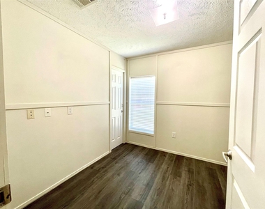 71 Woodrow St 71 - Photo Thumbnail 9