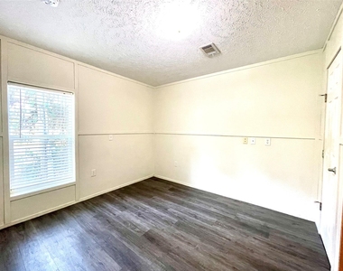 71 Woodrow St 71 - Photo Thumbnail 12