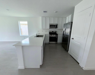 6611 Water Oak Green Lane - Photo Thumbnail 3