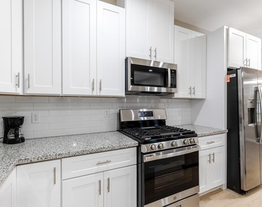 4661 Clover Street - Photo Thumbnail 7
