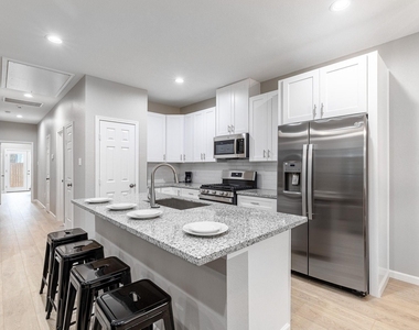 4661 Clover Street - Photo Thumbnail 6