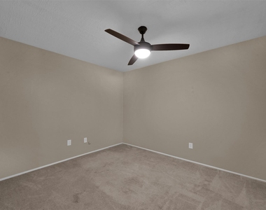 16858 Gleneagle Drive N - Photo Thumbnail 17