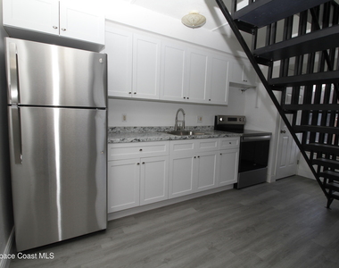 3816 Overlook Drive Ne - Photo Thumbnail 2