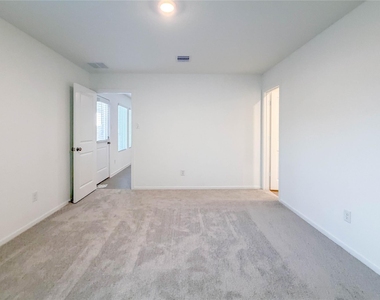3016 Angelic Rose Lane - Photo Thumbnail 19