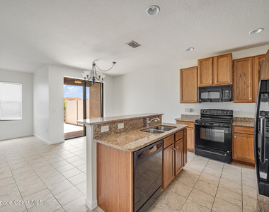 733 Ventura Drive - Photo Thumbnail 8