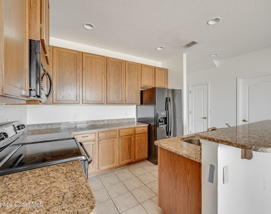 733 Ventura Drive - Photo Thumbnail 10