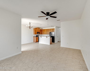 733 Ventura Drive - Photo Thumbnail 15
