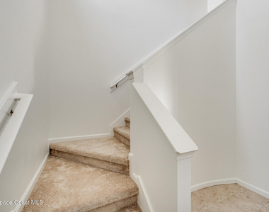 733 Ventura Drive - Photo Thumbnail 4
