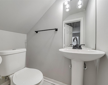 7312 Main Street - Photo Thumbnail 15