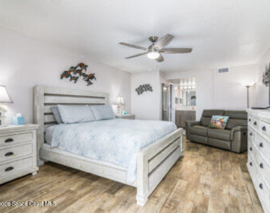 8500 Ridgewood Avenue - Photo Thumbnail 11