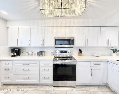 3170 N Atlantic Avenue - Photo Thumbnail 9