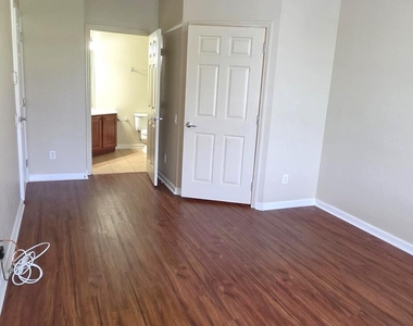 1576 Peregrine Circle - Photo Thumbnail 12