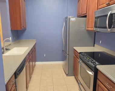 1576 Peregrine Circle - Photo Thumbnail 6