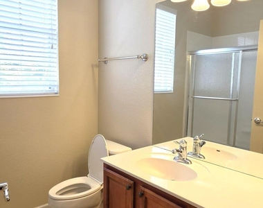 1576 Peregrine Circle - Photo Thumbnail 20