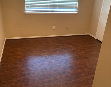 12419 Sungate Lane - Photo Thumbnail 6