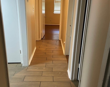 12419 Sungate Lane - Photo Thumbnail 10