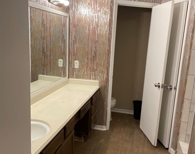 12419 Sungate Lane - Photo Thumbnail 9