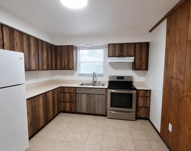246 Jepson Street - Photo Thumbnail 5