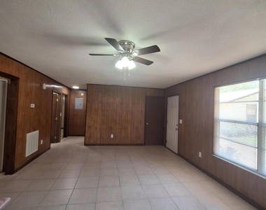 246 Jepson Street - Photo Thumbnail 7