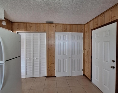 246 Jepson Street - Photo Thumbnail 2