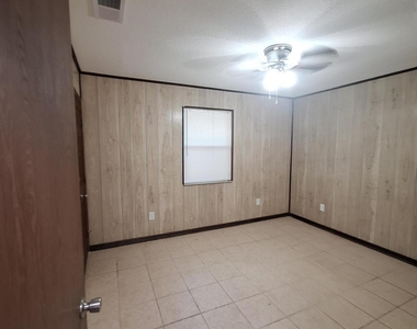 246 Jepson Street - Photo Thumbnail 8