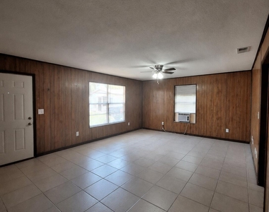 246 Jepson Street - Photo Thumbnail 6