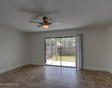 283 E Towne Place - Photo Thumbnail 11