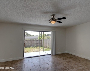 283 E Towne Place - Photo Thumbnail 8