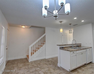 283 E Towne Place - Photo Thumbnail 5
