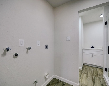 9723 Galston Lane - Photo Thumbnail 14