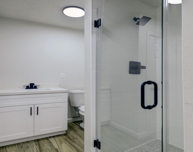 9723 Galston Lane - Photo Thumbnail 15