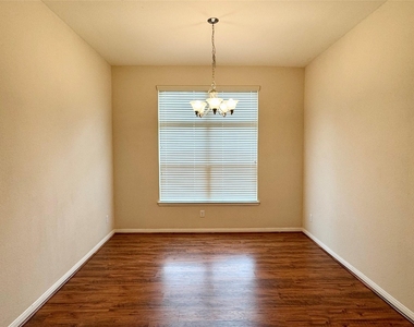 26934 Churchill Gate - Photo Thumbnail 5