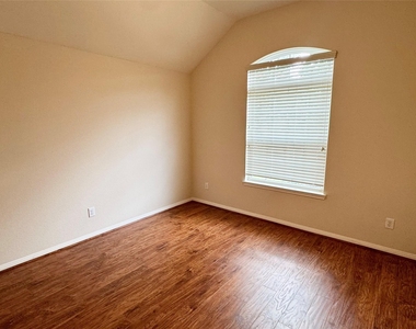 26934 Churchill Gate - Photo Thumbnail 25