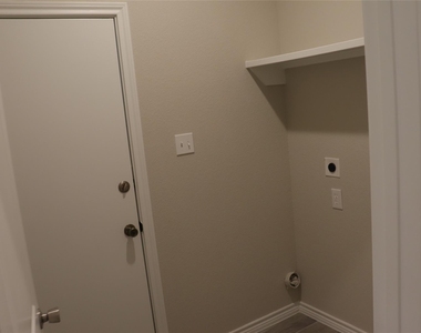 9810 Arbor Oak - Photo Thumbnail 7