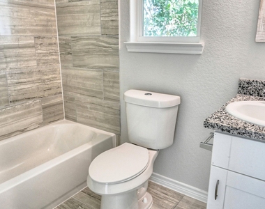 9810 Arbor Oak - Photo Thumbnail 17
