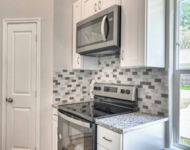 9810 Arbor Oak - Photo Thumbnail 12