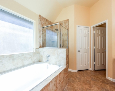 20130 Emerald Mountain Drive - Photo Thumbnail 7